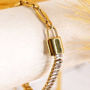 Elegant Mesh Diamond Bracelet in Stainless Steel